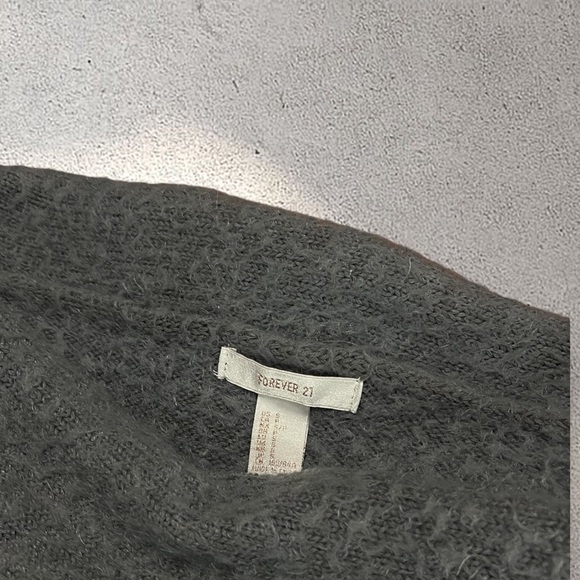 H&M GREY OFF THE SHOULDER SWEATER DRESS - Picture 4 of 4